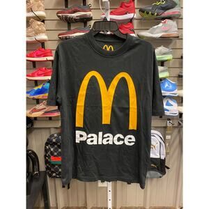 Palace X Mcdonalds Logo T-Shirt Size Medium New!